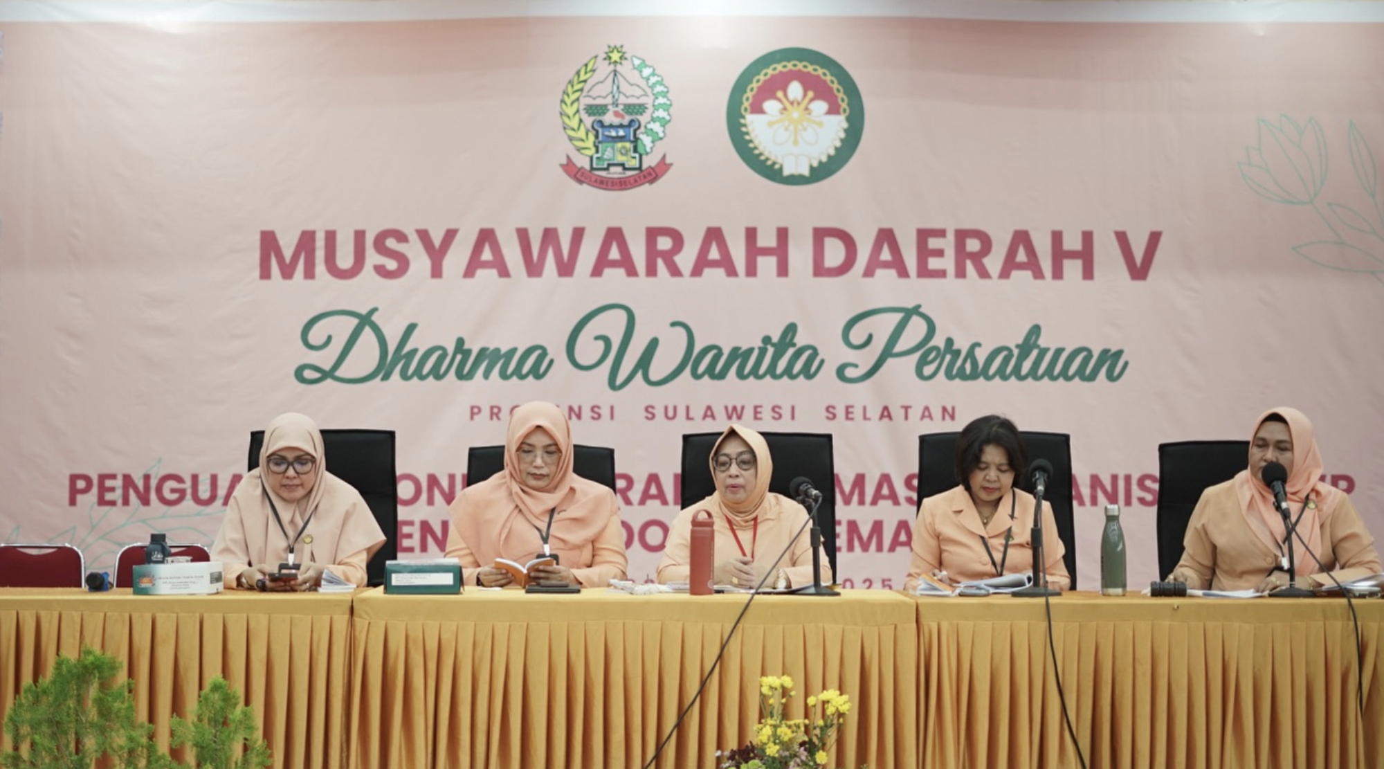 Pengurus DWP Kota Makassar menghadiri Musyawarah Daerah (Musda) V